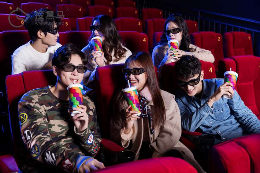 上海24小时影院将逐步加映场次，不等同24小时营业 